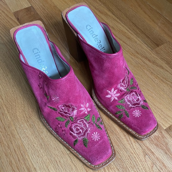 Vintage Embroidered Pink Suede Mules - Picture 5 of 7